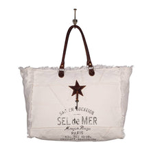 Load image into Gallery viewer, Myra Smashing Weekender Bag in White
