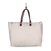 Load image into Gallery viewer, Myra Smashing Weekender Bag in White
