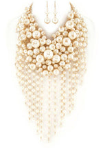 Load image into Gallery viewer, Head Turner Statement Mix Pearl Layer Necklace Set: Cream
