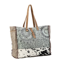 Load image into Gallery viewer, Myra Green Floral Print Weekender Bag
